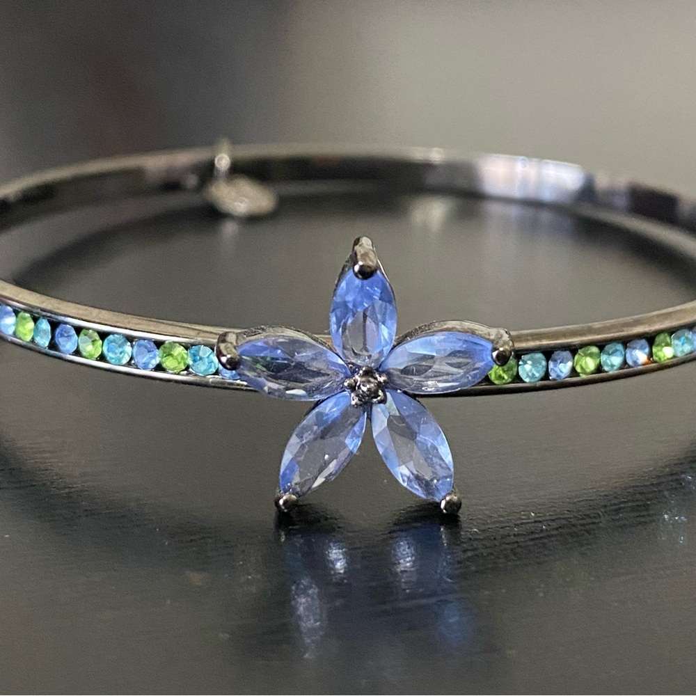 Paris Designer CHERRY CHAU Crystal Flower Bracelet Trio Gunmetal Bangles - Picture 5 of 9